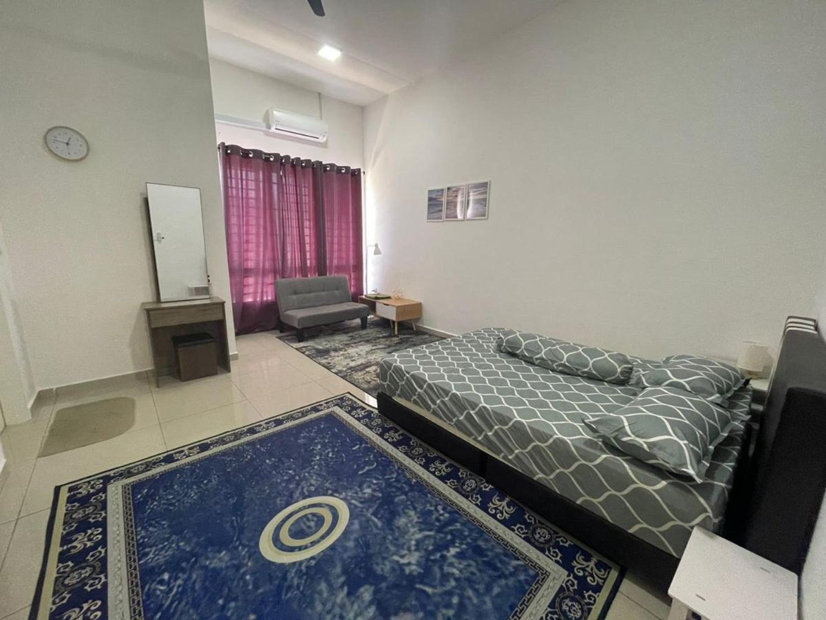 Safiyya Homestay Keluang Exterior foto